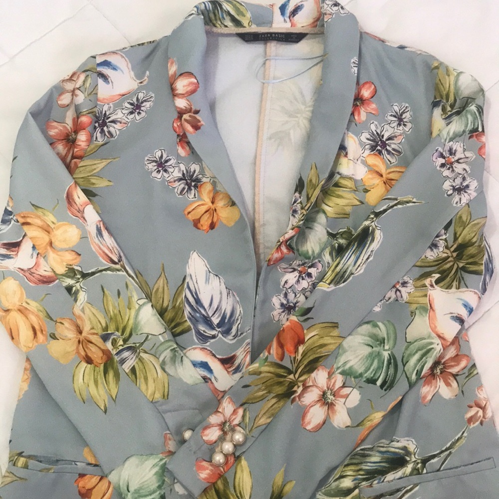 🌸 ZARA Floral Blazer 🌸
